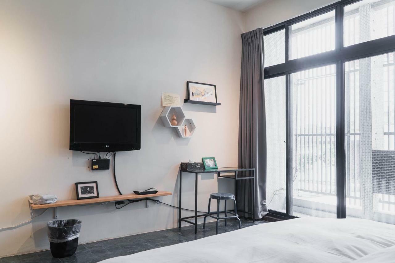 Lai Jia Hotel Тайнан Екстериор снимка